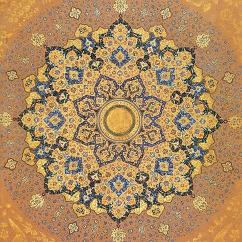 إنَّ إقبالَ النّاسِ وتَوَجُّهَهم لا يُطلَبُ، بل يُوهَبُ، ولو حَصَل الإقبالُ فلا يُسَرُّ به. وإذا ما ارتاحَ المَرءُ لِتَوجُّهِ النّاسِ إلَيْه فقد ضَيَّعَ الإخلاصَ ووَقَع في الرِّياءِ. أمّا التَّطَلُّعُ إلى نَيلِ الشُّهْرةِ والصِّيتِ مِمّا يَتَضمَّنُ تَوَجُّهَ النّاسِ والرَّغبةَ في إِقبالِهم فهُو ليس بأُجْرةٍ ولا ثَوابٍ، بل عِتابٌ وعِقابٌ نابِعانِ مِن فِقْدانِ الإخلاصِ. نعم، إنَّ تَوَجُّهَ النّاسِ وإِقبالَهُم لا يُرادُ، لأنَّ ما فيه مِن لَذّةٍ جُزْئيّةٍ تَضُرُّ بالإخلاصِ الَّذي هو رُوحُ الأَعمالِ الصَّالِحةِ، ثمَّ إنَّه لا يَستَمِرُّ إلَّا إلى حَدِّ بابِ القَبْرِ. فَضْلًا عن أنَّه يَكتَسِبُ ما وَراءَ القَبْرِ صُورةً أَلِيمةً مِن عَذابِ القَبْرِ. فلا يُرغَبُ في تَوَجُّهِ النّاسِ ونَيلِ رِضاهُم إذًا، بل يَلْزَمُ الفِرارُ والتَّهَيُّبُ مِنه. فلْيُصْغِ إلى هذا عُبَّادُ الشُّهْرةِ والمُتَلهِّفُون على كَسْبِ رِضَا النّاسِ.