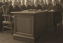 لا تبارزوا رسائل النور المستنِدة إلى القرآن الكريم فإنها لا تُغلب، وإلّا فسيكون أمر هذه البلاد مؤسفًا إذا ما حاول أحدٌ طمسَ نورها، وسوف تذهب إلى مكان آخر، وتنور أيضًا. ألا فلتعلموا جيدًا بأنه لو كان لي من الرؤوس بعدد ما في رأسي من الشعر، وفُصل كلَّ يومٍ واحدٌ منها عن جسدي، فلن أَحني هذا الرأسَ الذي نذرتُه للحقائق القرآنية أمام الزندقة والكفر المطلق، ولن أتخلى بحال من الأحوال عن هذه الخدمة الإيمانية النورية، ولا يسعني التخلي عنها.